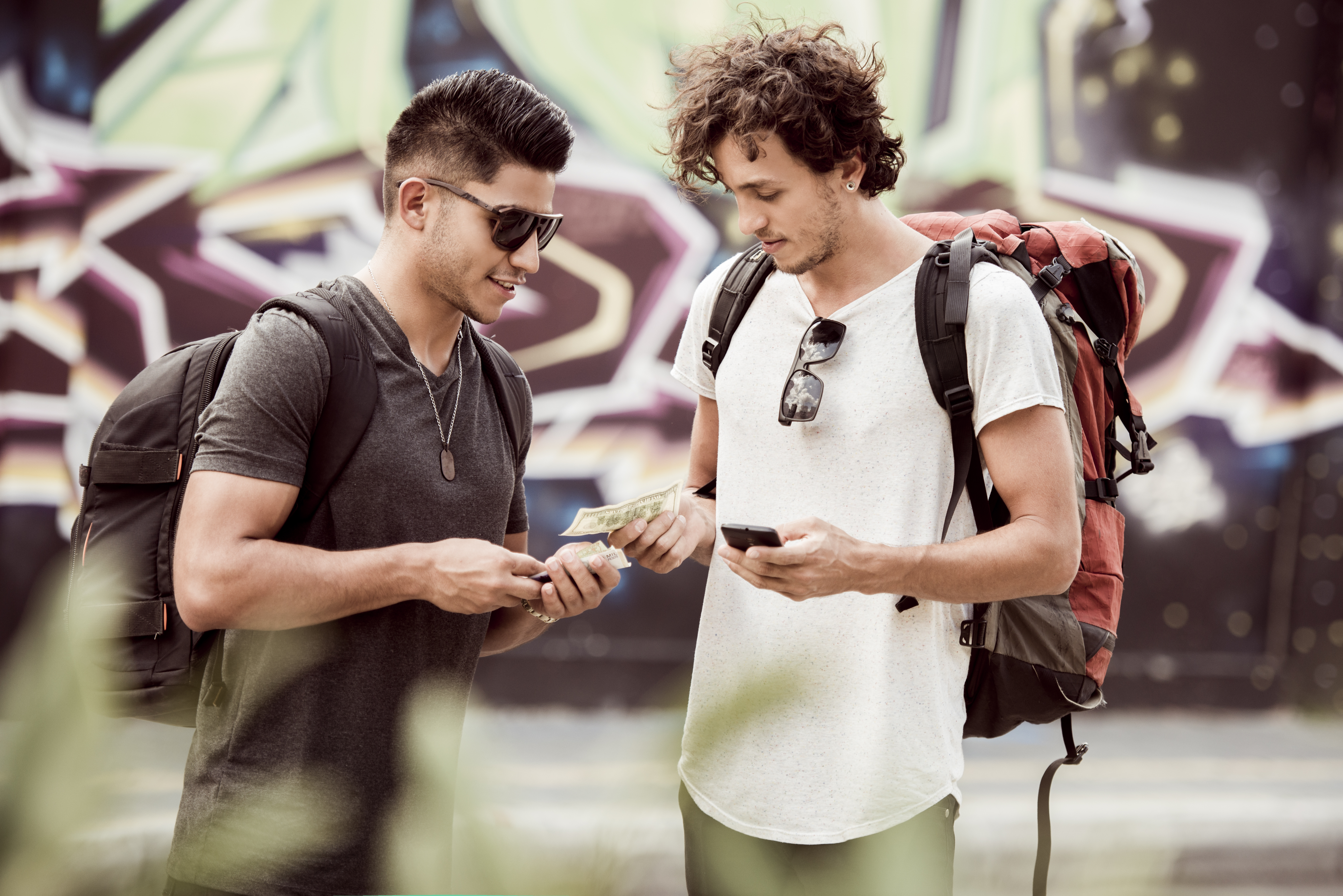 Cómo ahorrar en el cambio de divisas al viajar